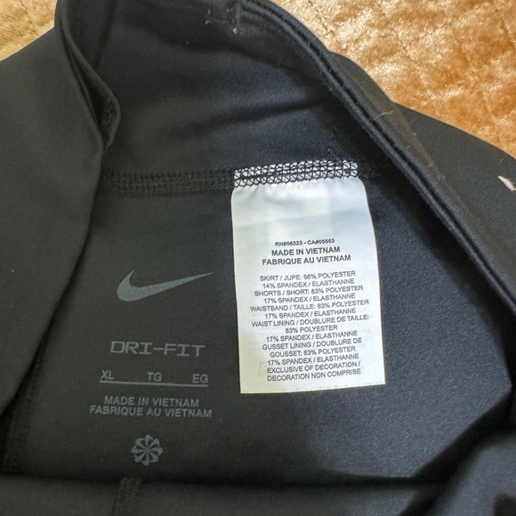 Girl’s Nike Tennis Skirt - Picture 3 of 5